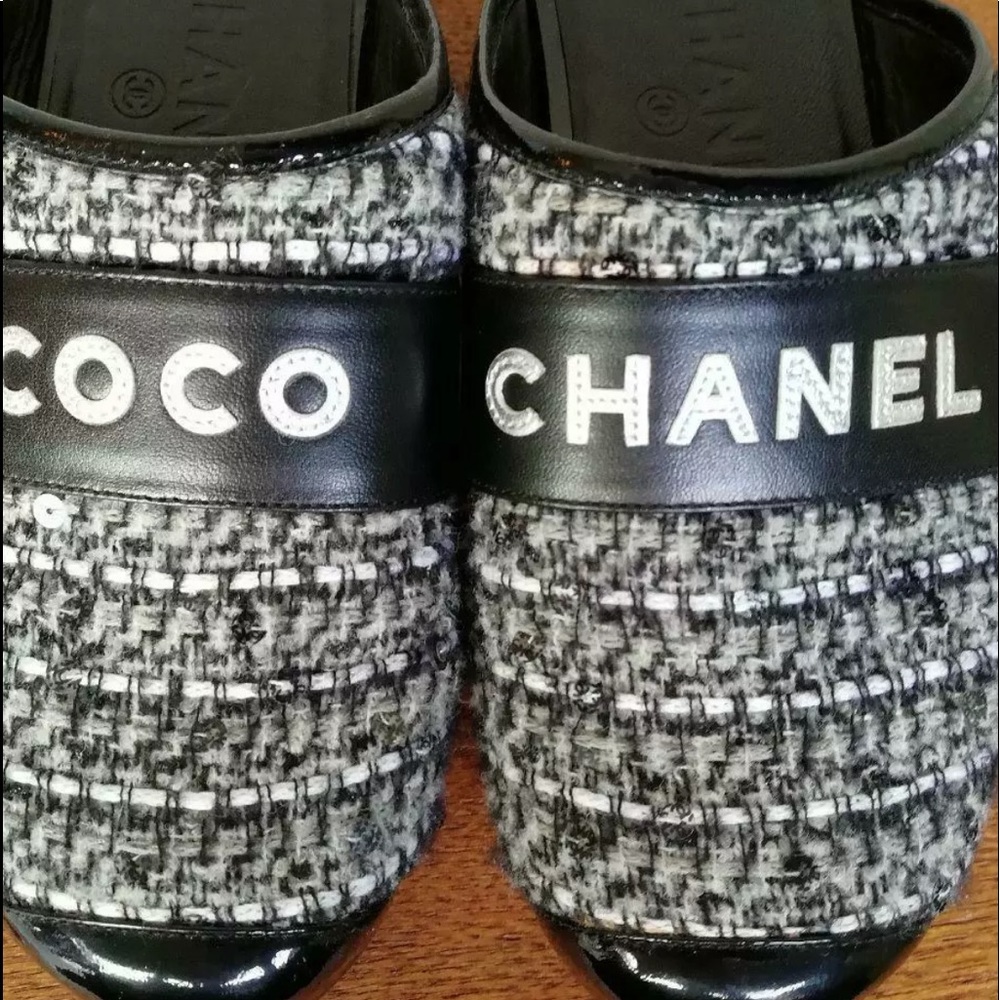 🗣RARE Auth Chanel Clogs😁❣️